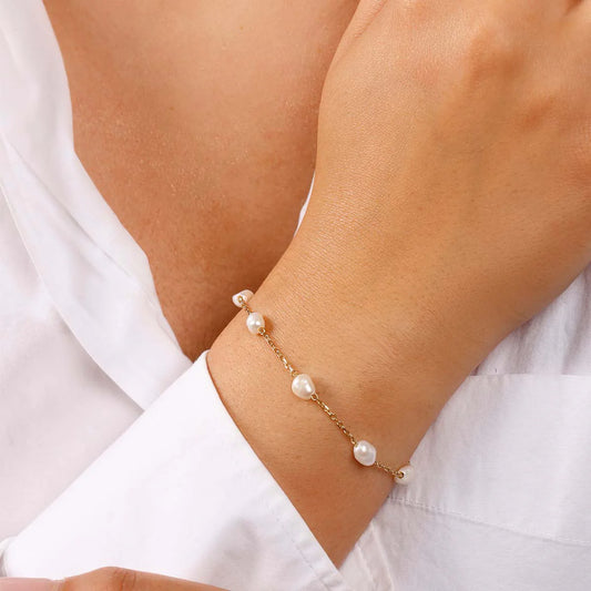 Multi Pearl Bracelet - Gold J603